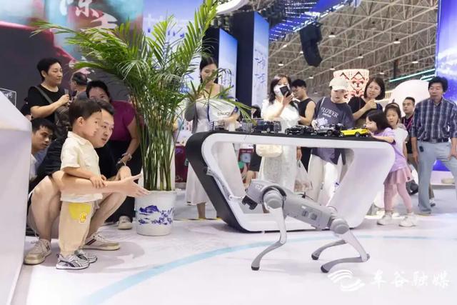 2025中国文化旅游产业博览会举行，武汉经开区展区等你来打卡