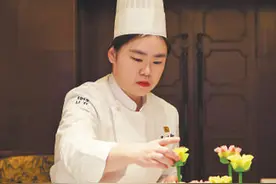 凭一手点心绝活拿到人才认定（人物故事）图片