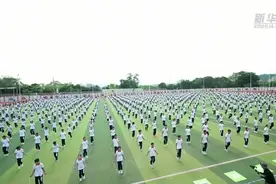 广州花都1100名青少年跳绳 打破吉尼斯世界纪录图片