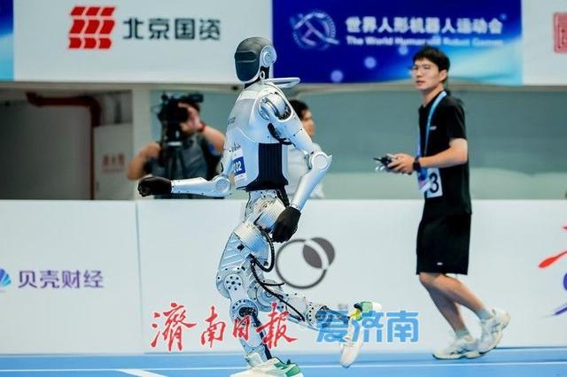 “行者”“泰山”分获100米障碍赛第四、第五名，仅落后于宇树机器人