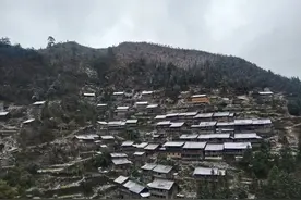 春雪映古村——台江县“金丝楠木第一村”登交村下雪啦图片