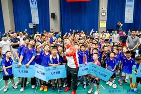 星耀未来青少年羽毛球公开赛全国揭幕战在北京举行图片