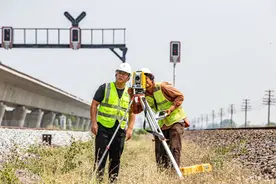一周看天下丨泰国大城：中泰高铁建设者坚守岗位度“五一”图片