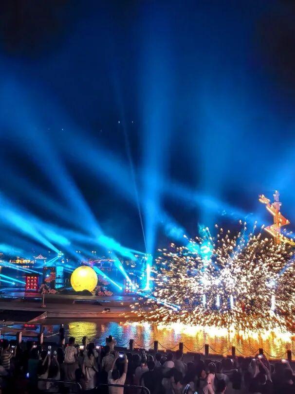 跨年整活！19.9畅玩5小时！大型迎春灯会+跨年表演+冷焰火+打铁花+火壶+灯光秀+国风演艺...