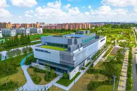 羽毛球、乒乓球最低10元/时，小体带你一起探访这家体育馆图片