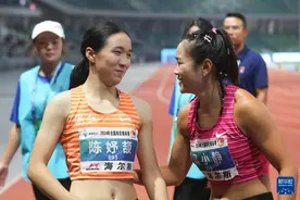 田径——全国锦标赛：梁小静夺得女子100米决赛冠军图片