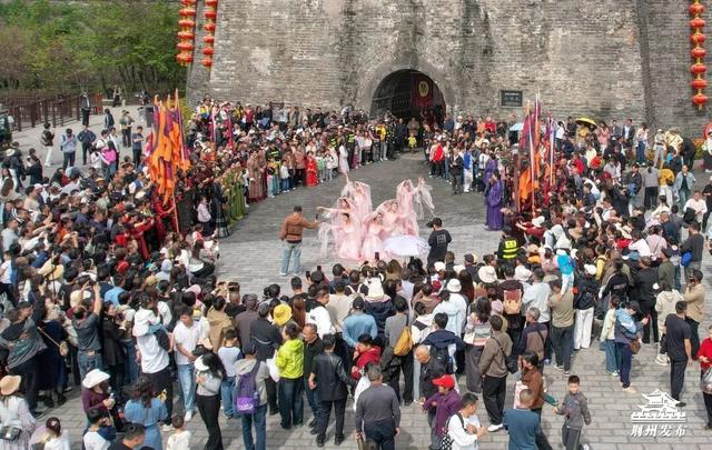 荆州，燃爆了！