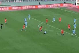 联赛收官！山东泰山5:1河南队，胡靖航戴帽，廖力生、宋龙破门图片