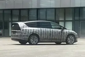 理想全新SUV谍照曝光 类似理想MEGA 预计明年上市图片