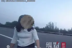 点赞河北｜交警叔叔来了！一岁幼儿被困车中，交警果断破窗救人图片