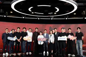 张译、李光洁、蒋欣新剧《以法之名》将播，李光洁：蒋老师这回太严肃，严肃到以后不再想跟她演两口子了图片