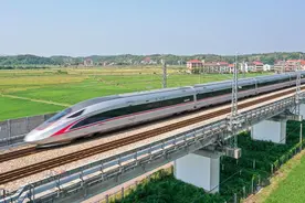 铁路部门将加强票额实时监控，动态调整票额投放，满足短途需求图片