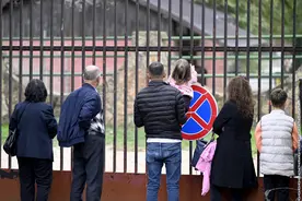 北马其顿首都动物园因禽流感关闭图片