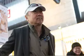 演唱会倒计时一周！今天全成都偶遇崔健图片