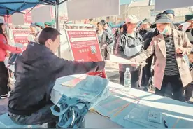 四川凉山彝族自治州昭觉县举行结对帮扶专场招聘会图片