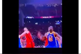 美媒晒巴特勒受伤瞬间底线视角：这个角度看不是追梦推的阿门图片