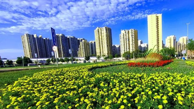 北京市部分火车站地区主题花坛盛装亮相！“国门印象”邀您共赏——