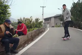 男子因穿高跟鞋走红 带火一个村：从被排挤到全村骄傲，带货助力乡村经济图片