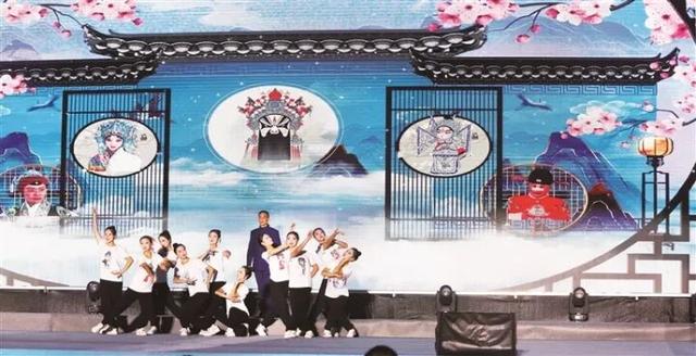 “村晚”奏响寿乡文化乐章——2025年全国秋季“村晚”基层示范展示活动在钟祥市圆满举办