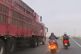 4名摩友内蒙古骑行遇强烈横风、沙尘暴，“几百斤的摩托被吹得东倒西歪”，路过卡车降速挡风20分钟！图片