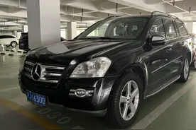 奔驰车没修好4S店再修报价高达10万！车主怀疑遭故意修坏，店方：不可能为一辆车丢口碑图片