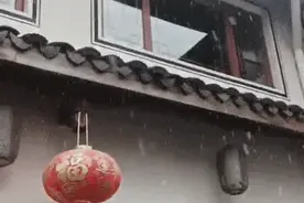 刚刚，下雪了！杭州紧急撤回了夏天…图片