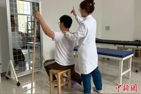 黑龙江：中西医结合治疗脊柱侧弯 助力青少年“挺直腰杆”图片