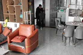 爸妈不在家7岁男孩独自招待外公，拿自己最爱吃的招待，还叮嘱外公回家路上小心图片