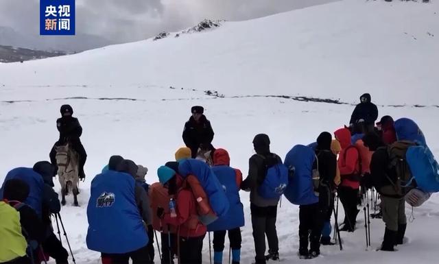 突降暴雪！有上海游客被堵8小时！知名景区紧急劝返300人，最新公告↗