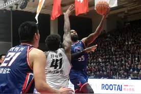 全国男子篮球联赛总决赛第三场：香港金牛胜安徽文一图片