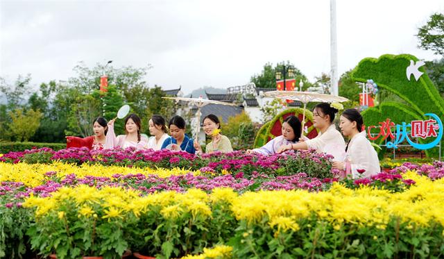 湖北竹山以花海颜值提升花样价值