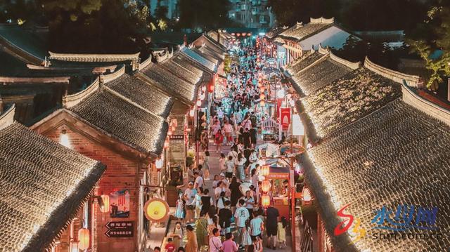 小编说新闻｜藏不住了！董宇辉沉浸式邂逅仙境烟台