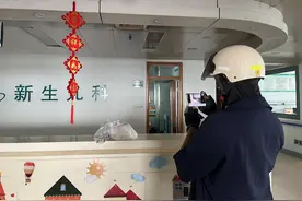 电动车上的就业思考，今年暑假临沂这群大学生当起了外卖员图片