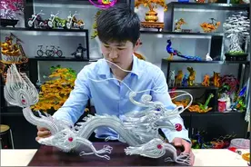 他为自己编织人生路图片
