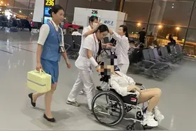 郑州机场员工“拒绝”旅客登机图片