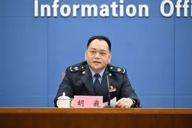 权威发布｜社保缴费更便捷 重庆实现单位“网上办”个人“掌上办”图片