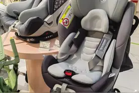 儿童坐垫、安全座椅到底该买哪个?交警提醒：请使用安全座椅图片