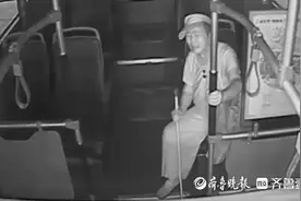 情报站|点赞！济南一老人乘公交车坐反方向，驾驶员暖心护送图片
