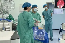 国内领先！青大附院耳鼻咽喉科内镜微创手术成功治疗甲亢突眼症图片