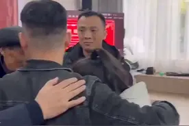 父母抱憾而终！姐姐找到被拐34年的弟弟图片