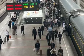 春运第4天火车票开售，上海到昆明等长途方向紧俏图片