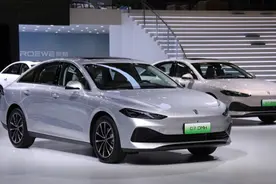 上汽集团4月产销数据亮眼 多维度布局驱动增长图片