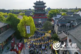 超10万人！“五一”假期首日，台儿庄古城精彩纷呈，人气火爆！图片