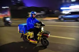 叫“跑腿”送娃上学，法律风险不容忽视 | 新京报快评图片