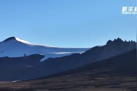 冬瞰青藏线｜“冰天雪地”的守护色图片