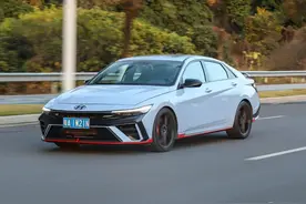 赛道化的韩国家轿 试驾现代伊兰特N图片