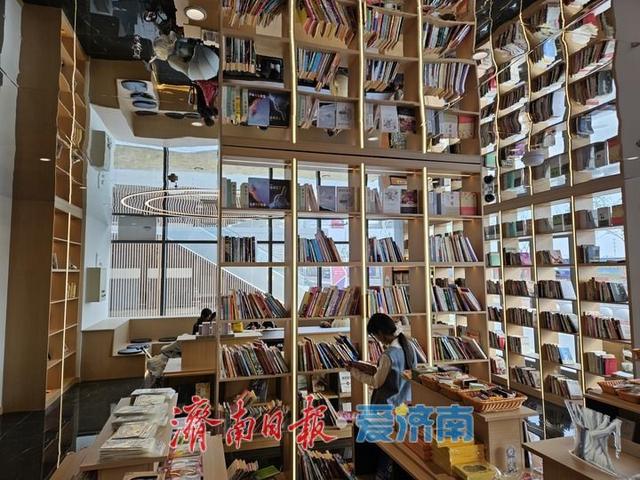 书店里的“盗梦空间”
