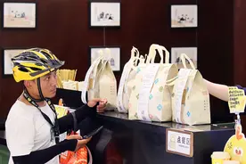 网友称用平台“神券”商家拒绝接单，外卖“立秋大战”的“受害者”出现了图片