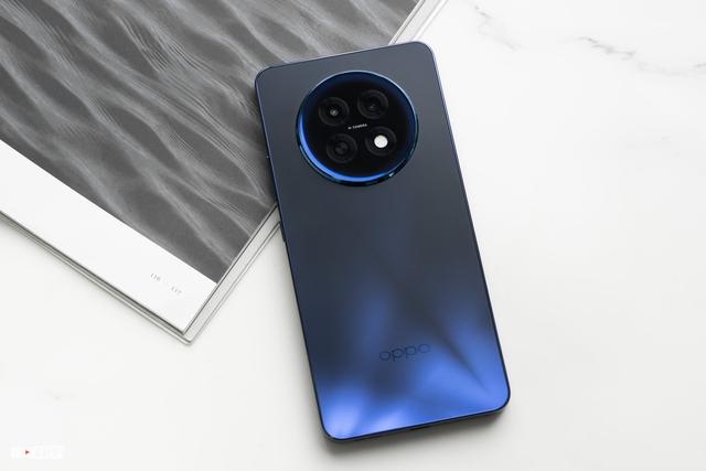 OPPO K13s图赏：外观惊艳，更有轻薄好手感