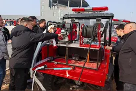 曾都区：曾都区举行森林消防四轮摩托车发放仪式全面提升基层森林防扑能力图片